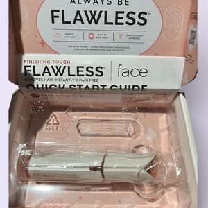 LAWLESS Flawless Face Tool - White and Gold